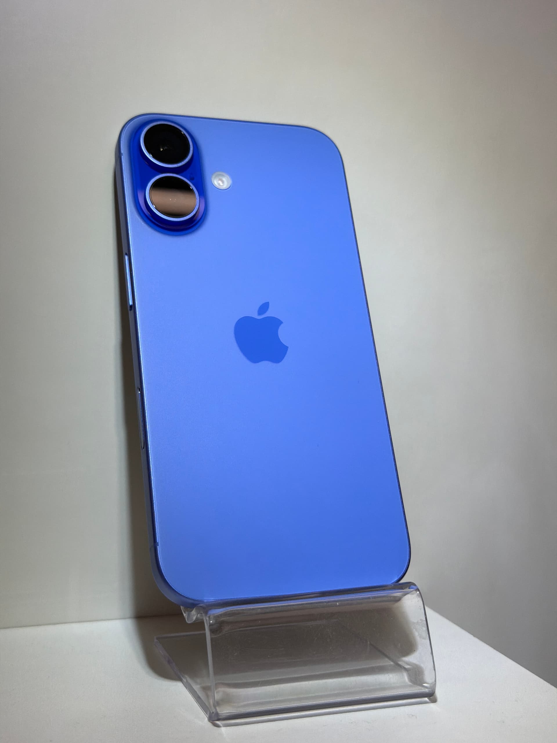 iPhone 16 128GB Ultramarínová - miniatura 2